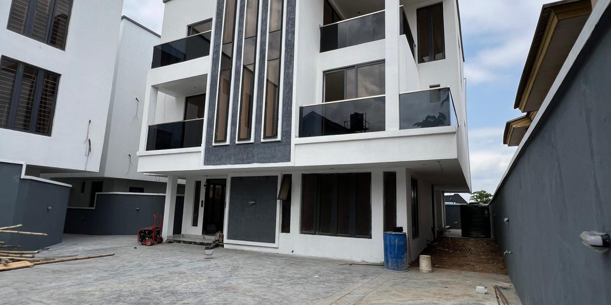 5 Bedroom Fully detached duplex with bq – OMOLE