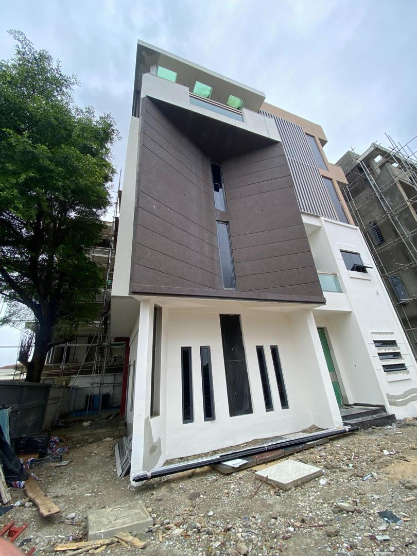 Detached 5-Bedroom House for Sale in Ikoyi